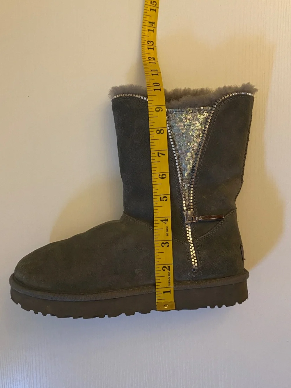 UGG Zipper Sequin Classic Gray Short Boot Size 9